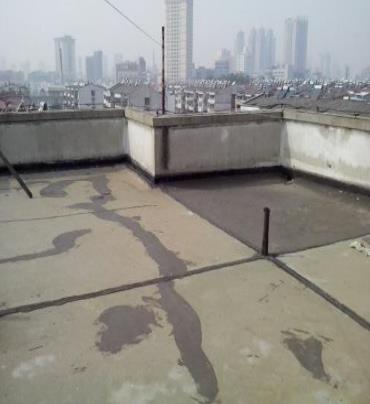 上饶漏水维修 楼顶漏水是什么原因，楼顶漏水维修方法是什么?
